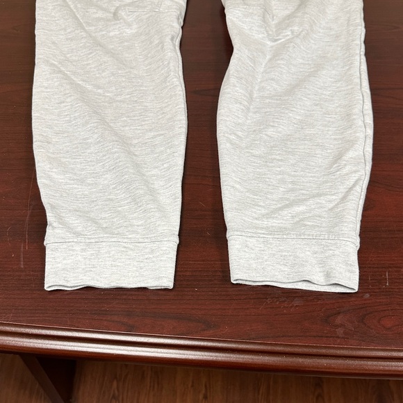 lululemon athletica Gray Sweatpants, String/Side & Back Pockets, NWOT - Picture 3 of 12